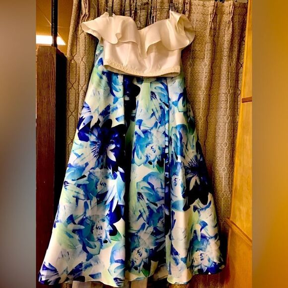 Clarisse ladies 8 Renaissance two piece white crop top with blue - Picture 1 of 8